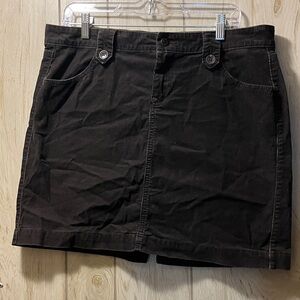 Women’s Old Navy Brand-brown corduroy look skirt. 🤎